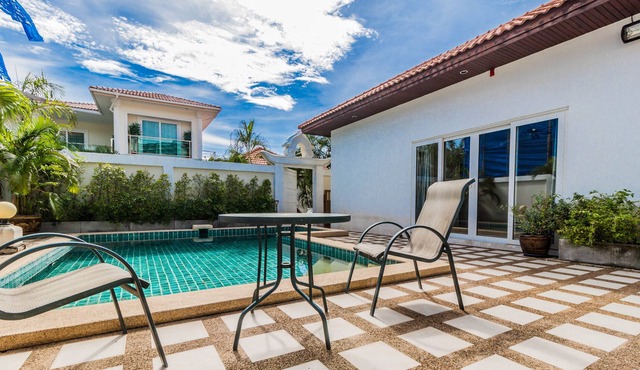 Majestic Residence Private Pool Villa (Private Entrance to the Beach)