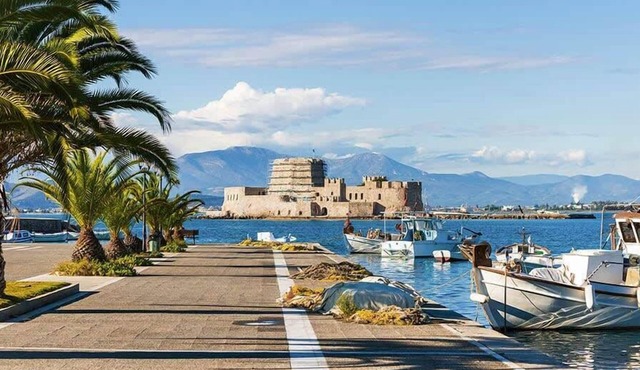 Marina's Bright Getaway - Nafplio Center House in Nafplio