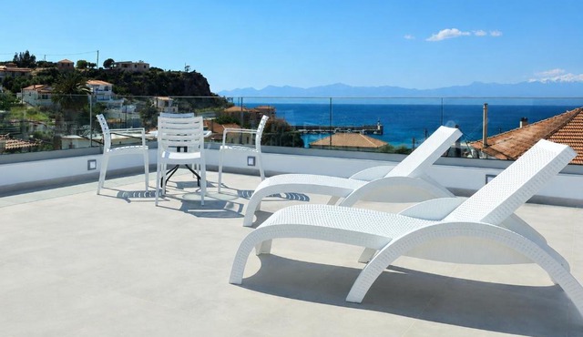Mary's luxury apartment Elaia in Monemvasia