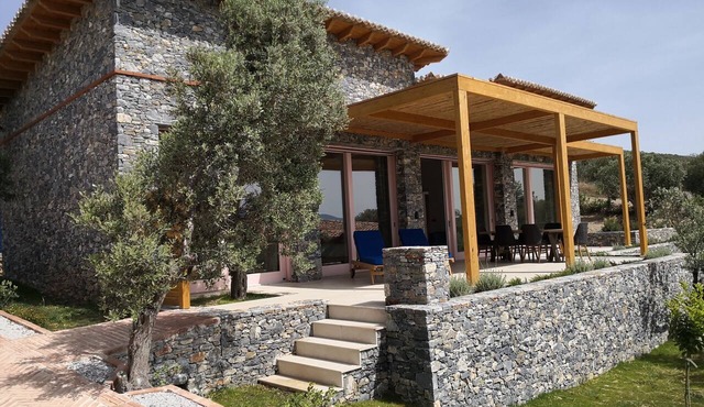 Mertziki Epsilon House in Samos
