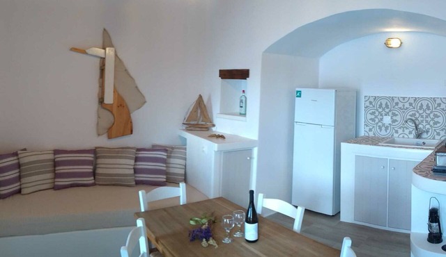 Milos By The Sea – Seafront House in Milos