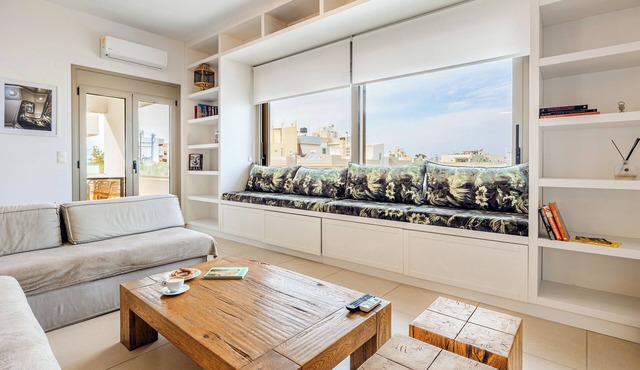 Minimal Artistic Loft with swimming pool & parking in Iraklio