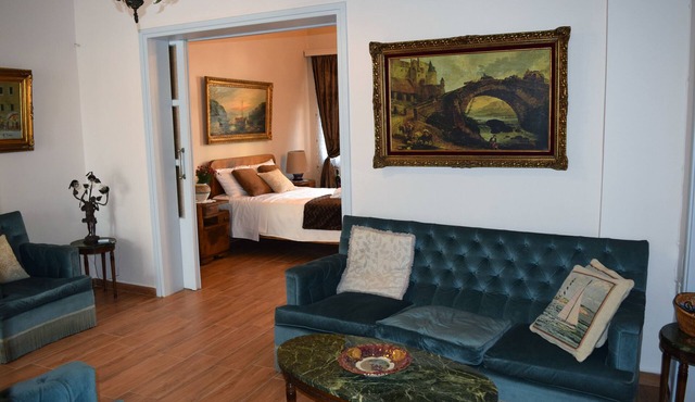 Minoa Downtown Garden villa