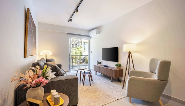 Moderm 2BR in Pangrati | Private Balcony in Athina