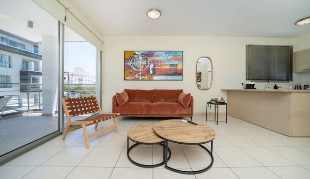 Modern 2 bedroom flat in Egkomi