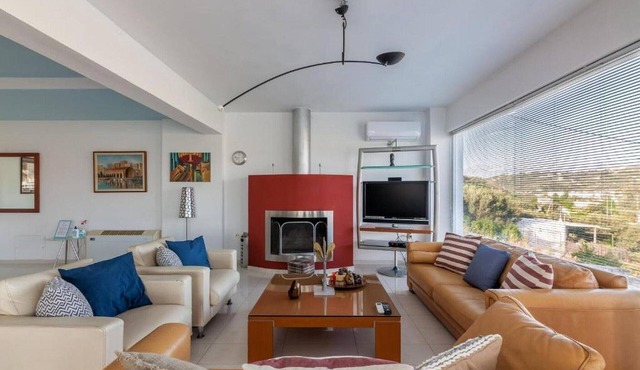 Modern Cretan Family Villa with Pool in Heraklion