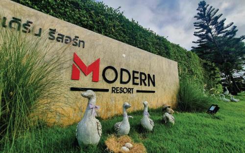 Modern Resort in Phichit