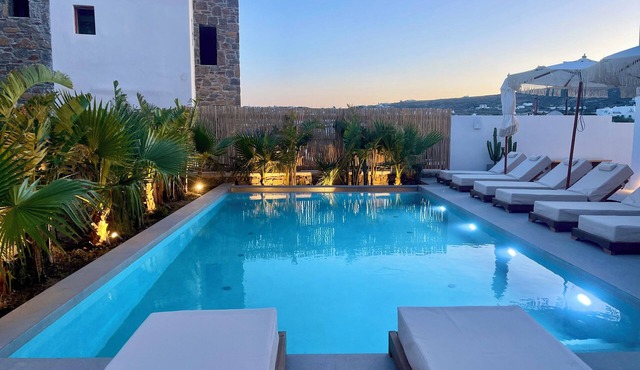 Mykonos Dot Suites