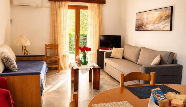 Myrto's Apartment No15 in Loutra Oraias Elenis