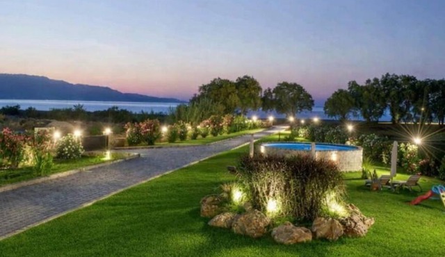 New Beachfront villa Six Stars in Chania,close to the beach & amenities