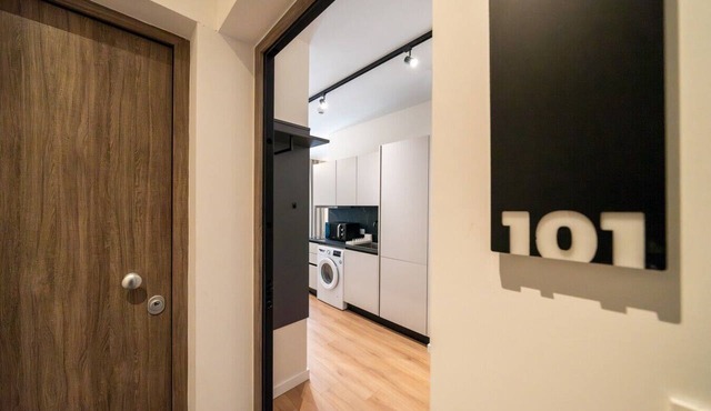 New central studio with balcony in Limassol