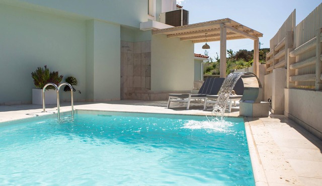 Nice home in Samos with private swimming pool, can be inside or outside in Samos
