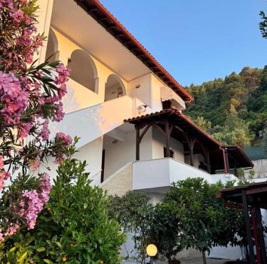 Nikos & Panagiota in Vourvourou