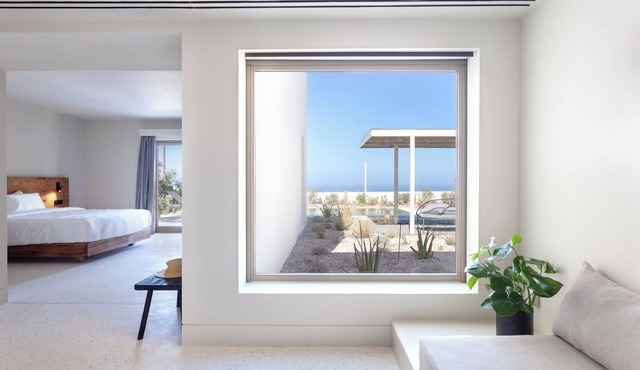 NOŪS Santorini