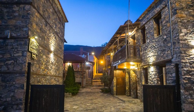 Nostos in Palaios Agios Athanasios