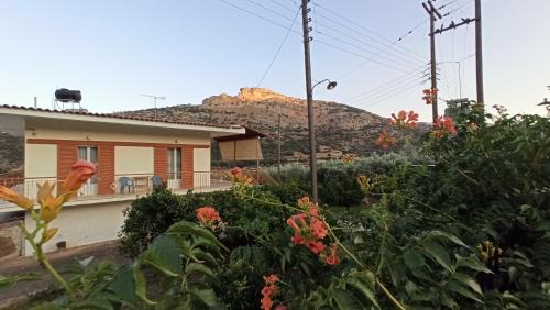 O'GERA Greek resort house in the mountains in Argos-Mykines