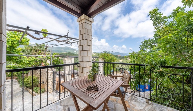Old Manor Cottage House 5 Apartment with Wi-Fi and Air Conditioning in Syvota