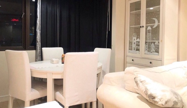 ONE BEDROOM 25 FLOOR WITH TWO BALCONY ,POOL,GYM AND NEAR BTS