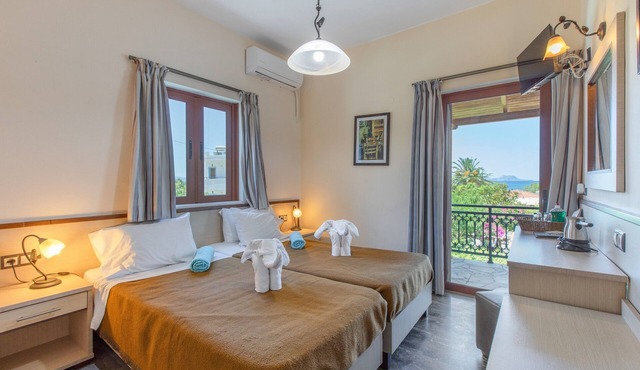 One Bedroom Beachfront Apartment with Sea View in Agia Galini in Agia Galini