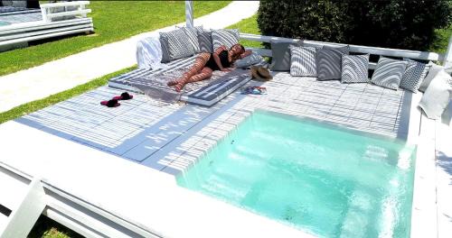 Ow Andros Luxury Suites in Gavrio