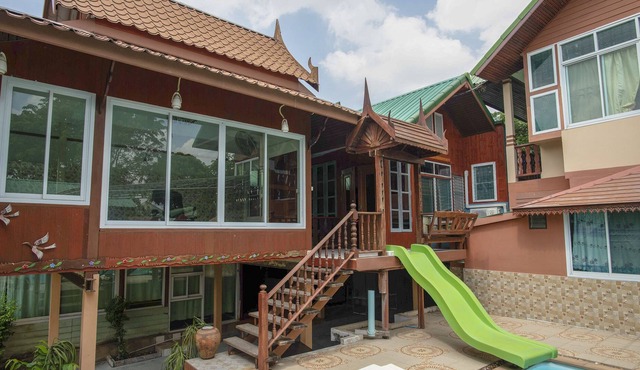 OYO 402 Raknatee Resort