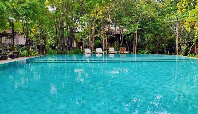 Palm Village Resort & Spa