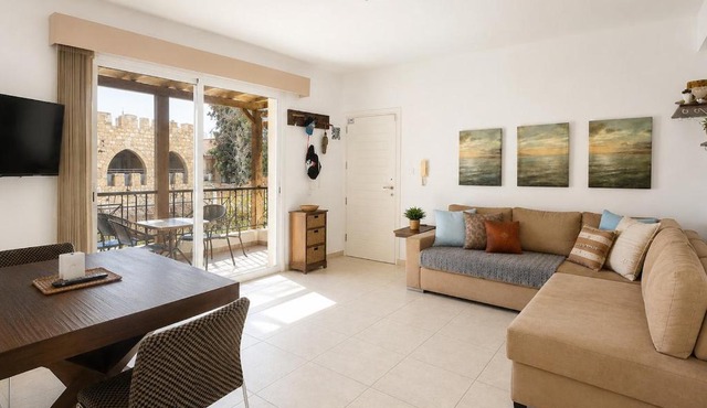 Paphos Eye 360 Roman Hotel, Lighthouse & Sea View in Paphos
