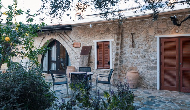 Paphos Traditional Holiday House in Mesa Chorio