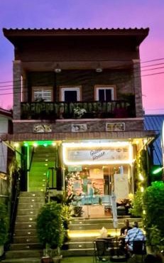 Passion Nai Harn Guesthouse