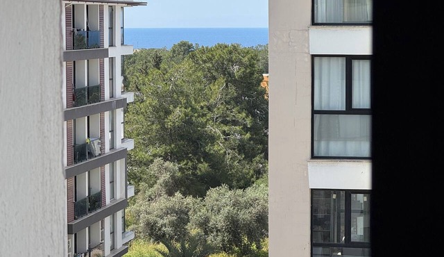 Peaceful 2-bedroom apartment with AC in charming Girne in Girne