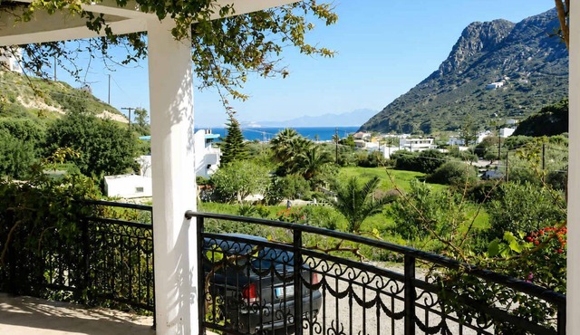 Peaceful Retreat - Kefalos Stay with Patio & Views in Καμάρι