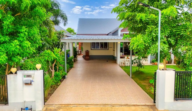 Ped pool villa