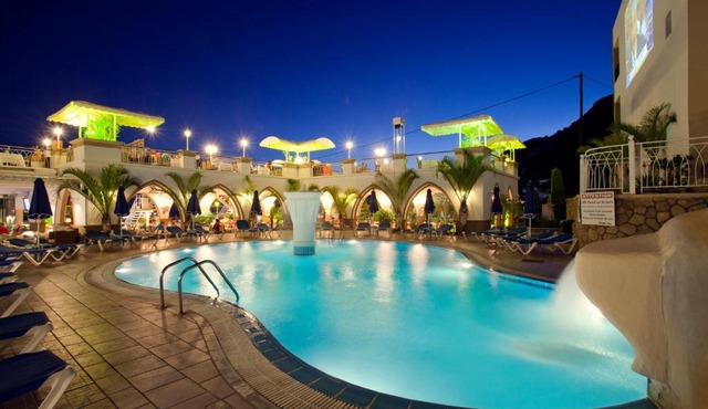 Pefkos Beach Studios & Apartments