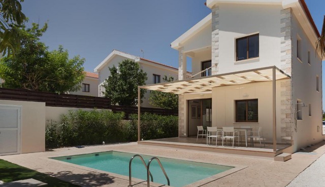 Phaedrus Living Luxury Villa Green Bay in Paralimni