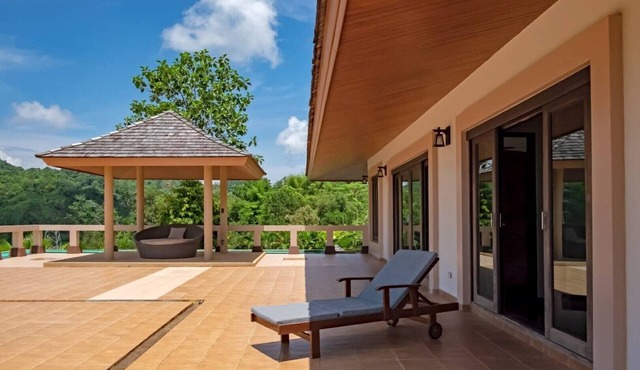 Phuket Hill Top Villa, with PRIVATE Gym, Pool, Barbeque Area and Ocean view