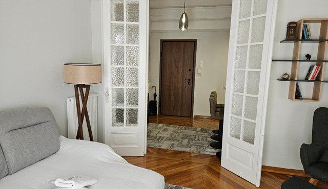 Plaka Sofi Suite
