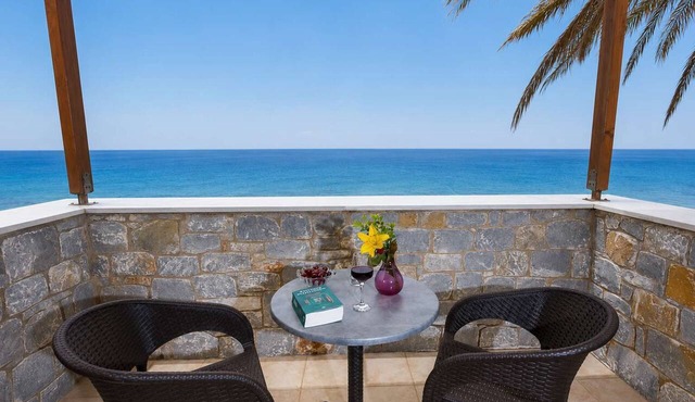 Pleades Seaside Asterope Gem in Mani, Near the Sea in Agios Nikolaos