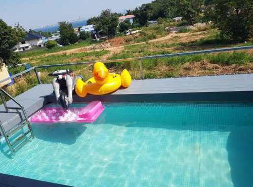 Pool&chill kohlarn in Pattaya