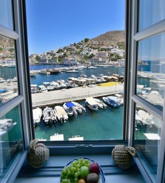 Port Mansion Studio 2 Hydra - not a hotel in Hydra