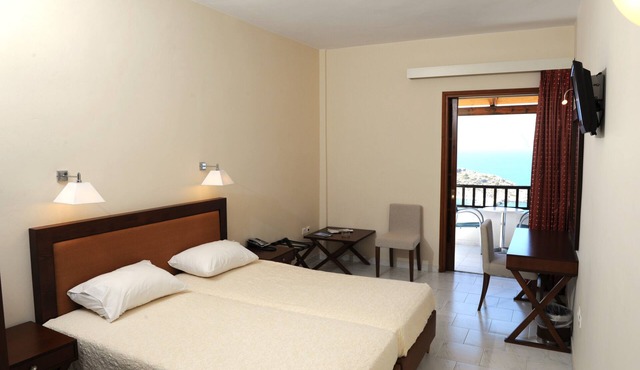 Porto Delfino Retreat in Kithira