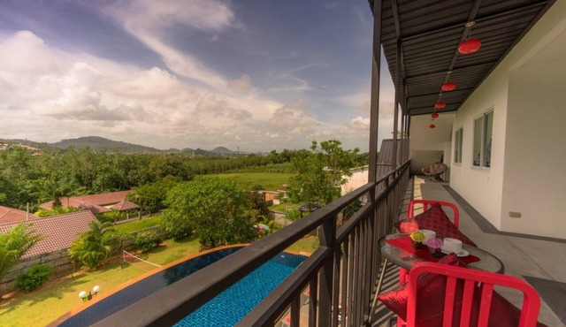 Private Pool Villa for your family and friends in Tambon Chalong