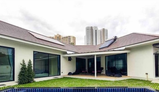 Quiet Bungalow in the City!