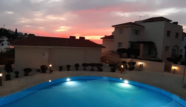 Relaxing and calming apartment with beautiful surroundings and sea views