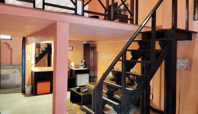Retro Box Hotel in Chumphon