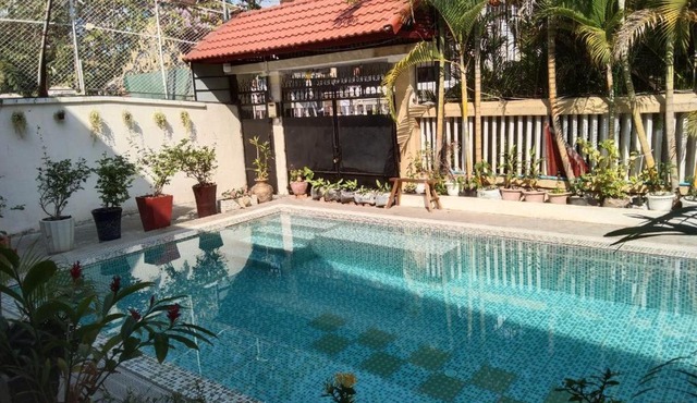 Room 7 - Studio in a villa 5mn walk from the Royal Palace with swimming pool