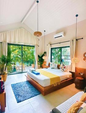 Salad Beach Guest House