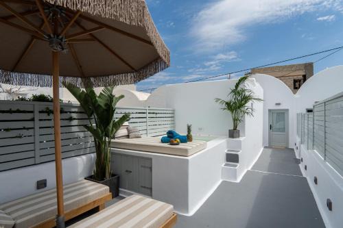 Santorinico Private Villas in Imerovigli