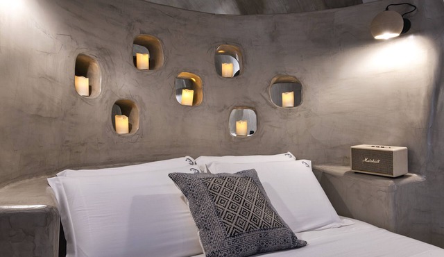 Satori Caves by Thireon in Oia