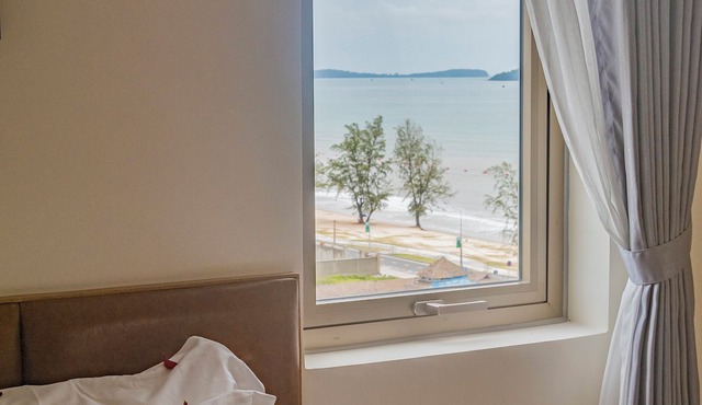Sea Breeze Hotel & Villa