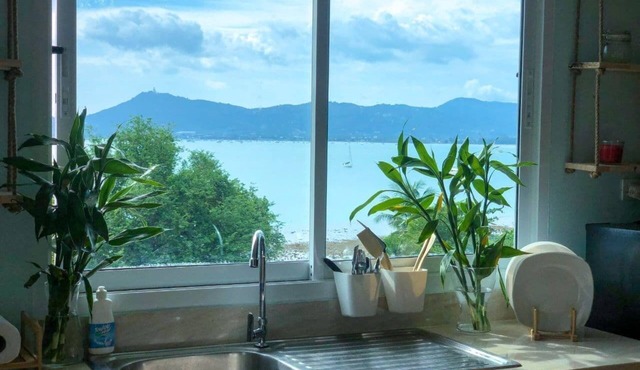 Sea Dreamer Beachfront Apartment